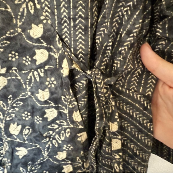 JISORA Dainty Florals with Arrows on Blue Cotton Top - Picture 10 of 14